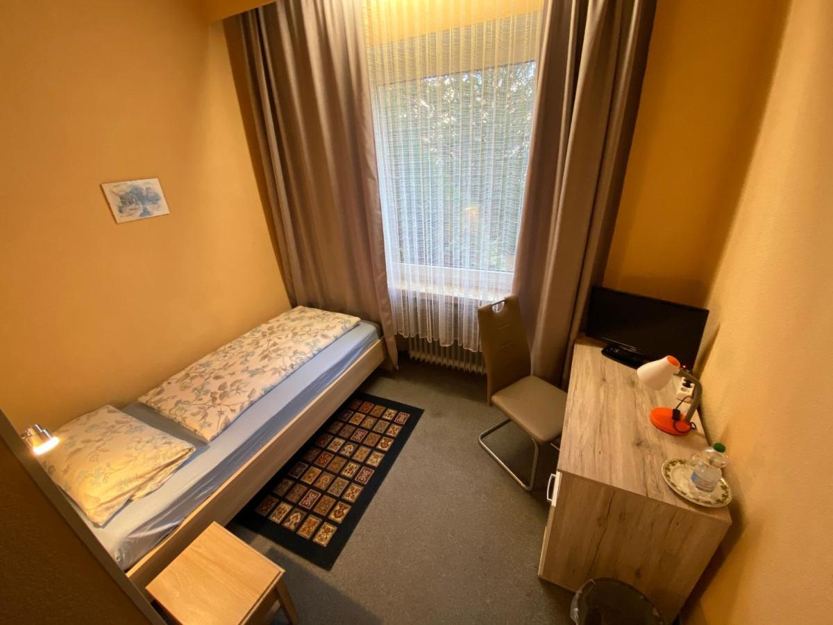 Hotelpension Am Thermalbad Bad Nenndorf Ngoại thất bức ảnh